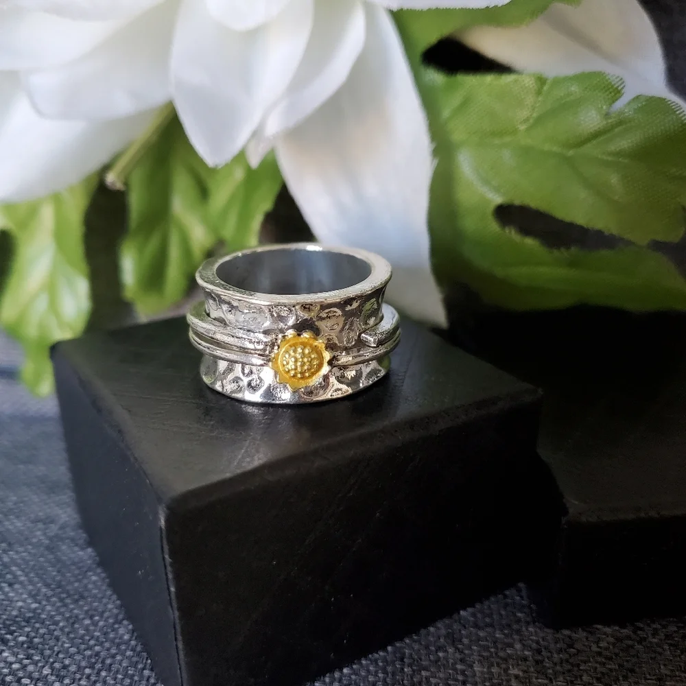 Little Bee Vintage Band Ring